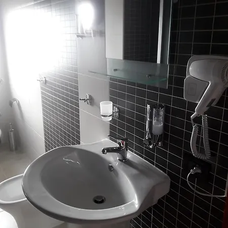 Ξενοδοχείο Mano