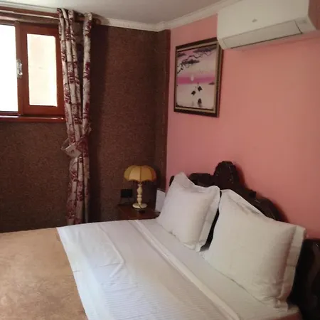 Hotel Mano *