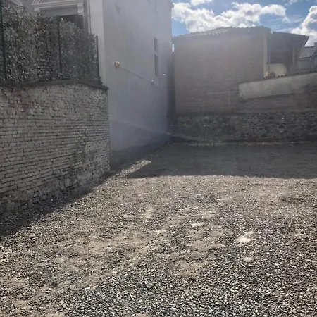 Mano Korce