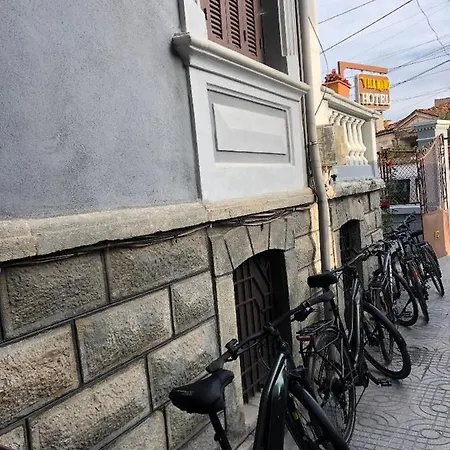 Szálloda Mano *