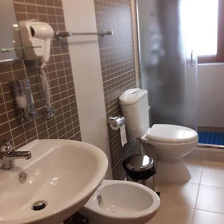 Mano * Korça