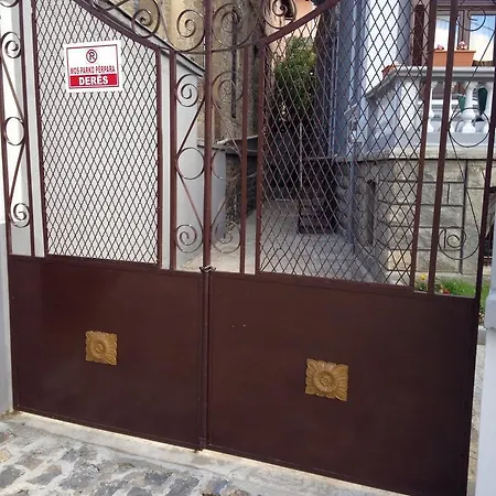 Mano Szálloda